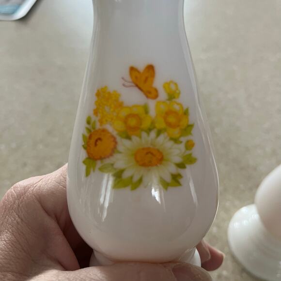 VTG Avon Buttercup Candlesticks with Sonnet & Imperial Garden Cologne Set of 2 - Picture 2 of 8